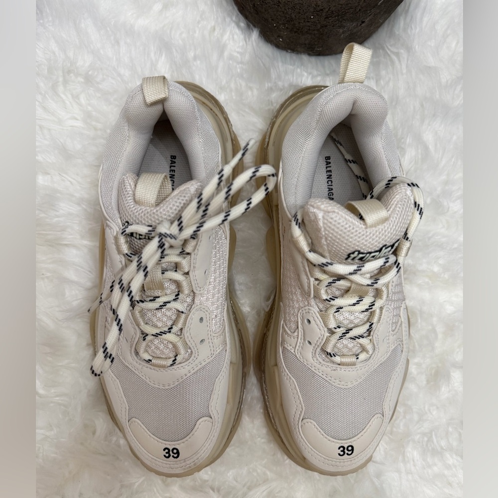 Balenciaga TRIPLE S SNEAKERS - Picture 7 of 7